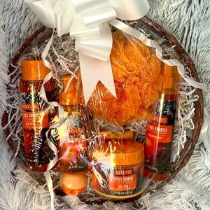Luxury Bath Gift Basket by Liz citrus sunrise / orange 8 piece bath set